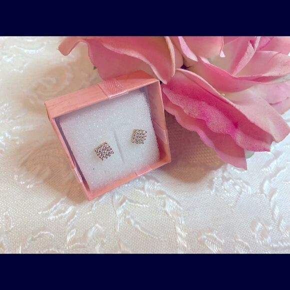 💥Swarovski Sparkling Crystal Stud Cute Earrings - Picture 1 of 6